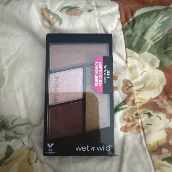 wet n wild Other - wet n wild ColorIcon EYESHADOW QUAD 38311 Fit for a Queen  .16oz